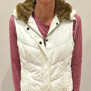 American Eagle Puffer Vest w/faux fur hood Medium